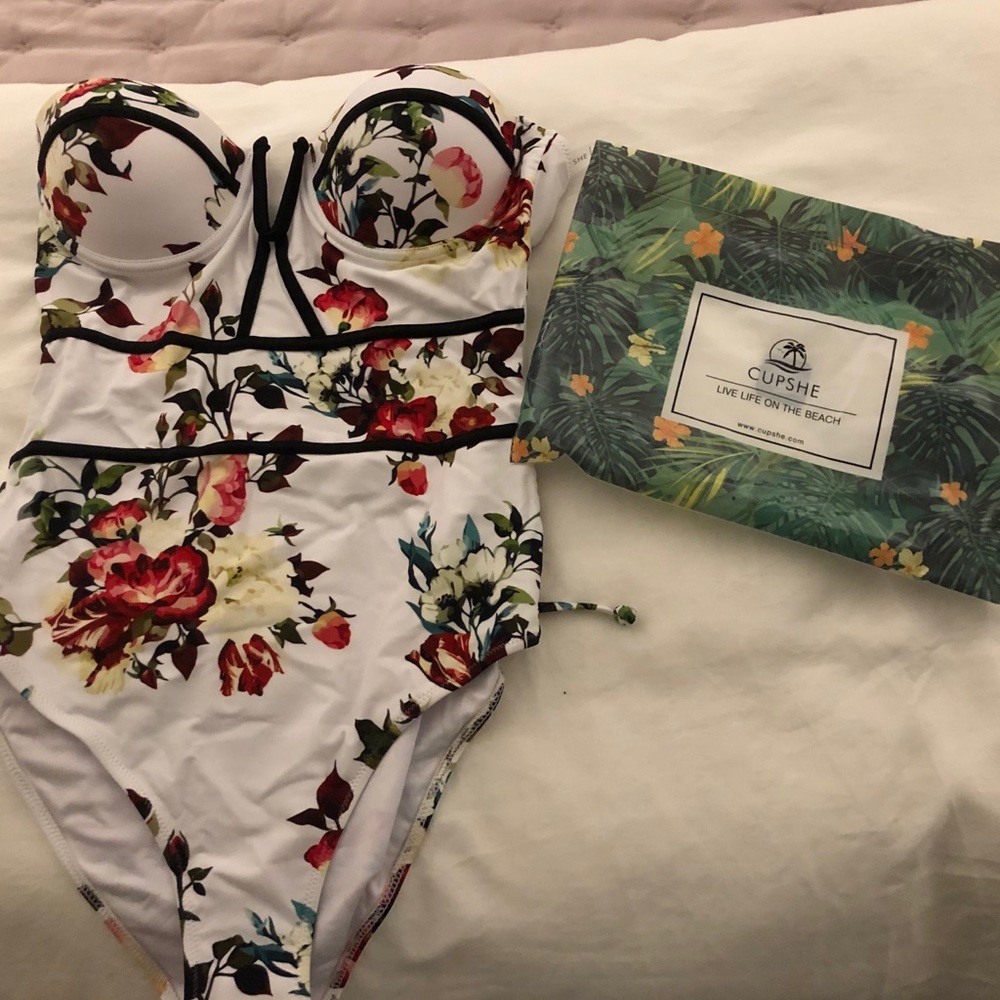 Cupshe One piece Bathingsuit